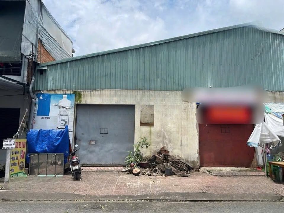 Kho xưởng cho thuê tại Hậu Giang, Quận 6, 204.8m² chỉ 30 triệu/tháng - Không gian trống suốt lý tưởng!