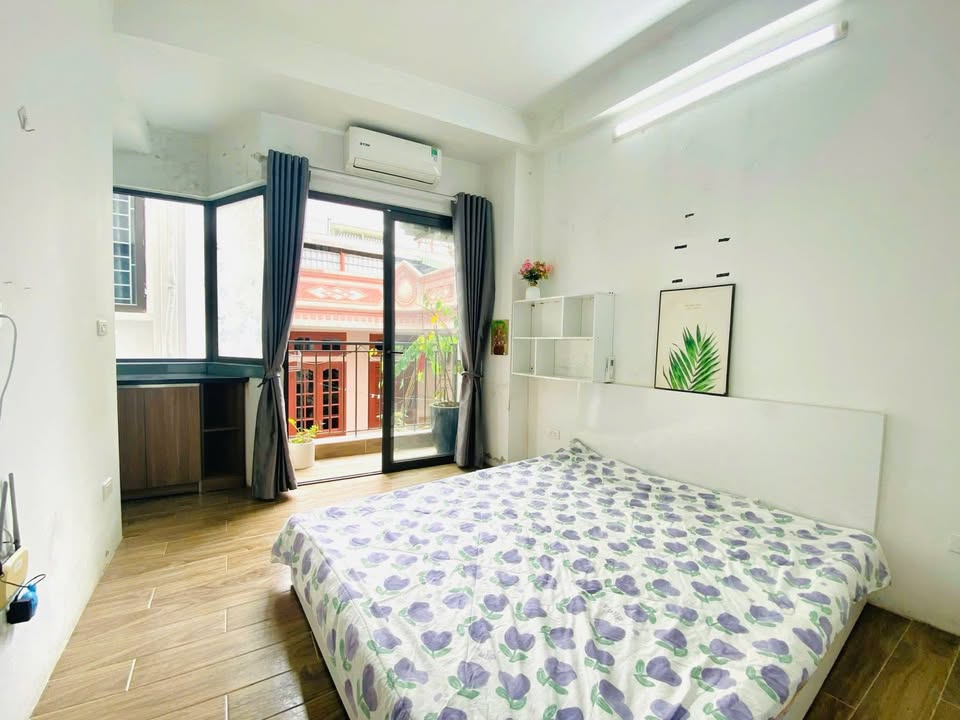 Nhà cho thuê tại Ngõ 553 Lạc Long Quân, Tây Hồ 30m² - Mặt tiền thoáng đãng, gần trung tâm!