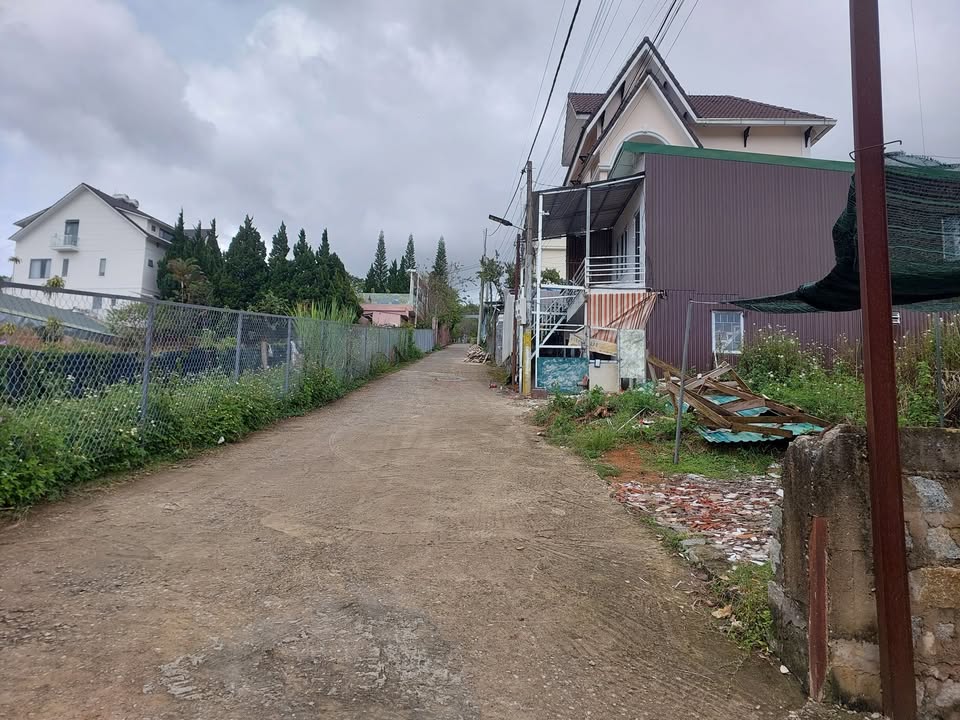 Đất nền Đà Lạt 70m² giá 900 triệu - Sổ đỏ chính chủ, vị trí đắc địa!