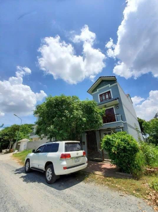 Biệt thự Làng Việt Kiều Intresco 13E, Bình Chánh 200m² giá 12.5 tỷ - Đầu tư sinh lời tuyệt vời!