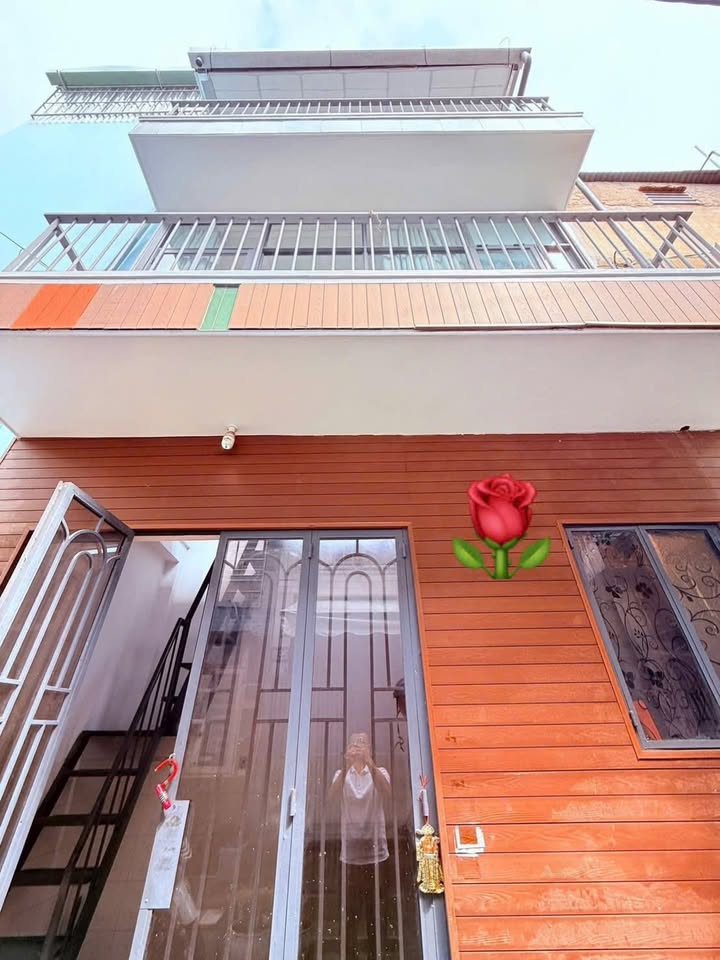 Nhà phố Tân Hương 10m² giá 2.1 tỷ - Nội thất cao cấp, khu dân trí cao!