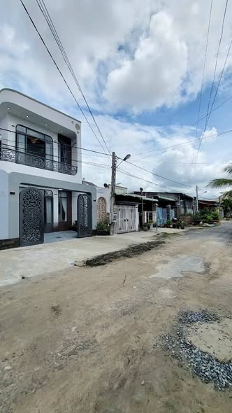 Bán Nhà Lầu Mới Hoàn Thiện Hẻm 94 Trần Phú, Tây Ninh 117m² giá 2.45 tỷ - Gần Chợ Long Hoa