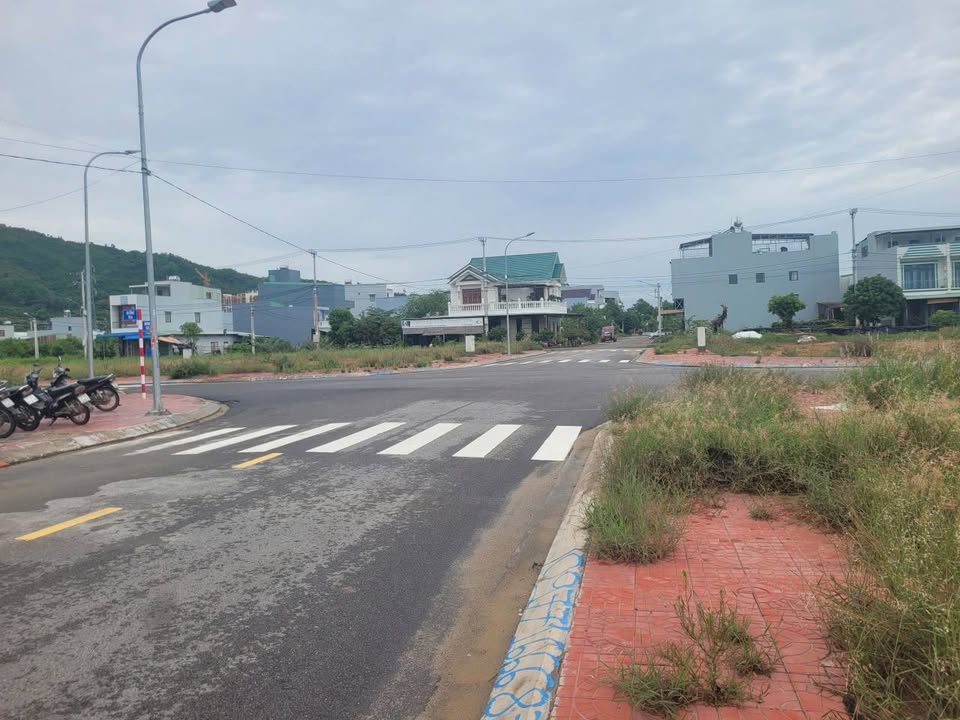 Bán Đất Mặt Tiền Đường Khu Dân Cư Núi Mồ Côi - Nhơn Phú - Quy Nhơn 76m² giá 2.3 tỷ - Pháp lý rõ ràng!