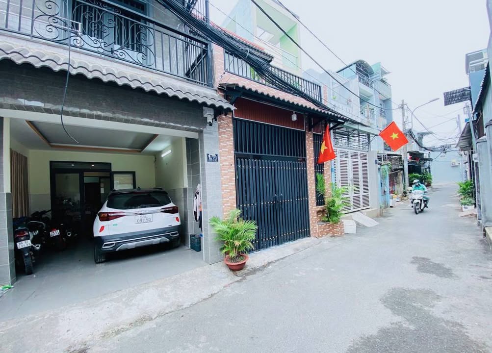 Nhà lô góc 3 tầng Đường Số 6 Linh Tây 72m² giá 7.8 tỷ - Ô tô vào nhà, sẵn sàng ở ngay!