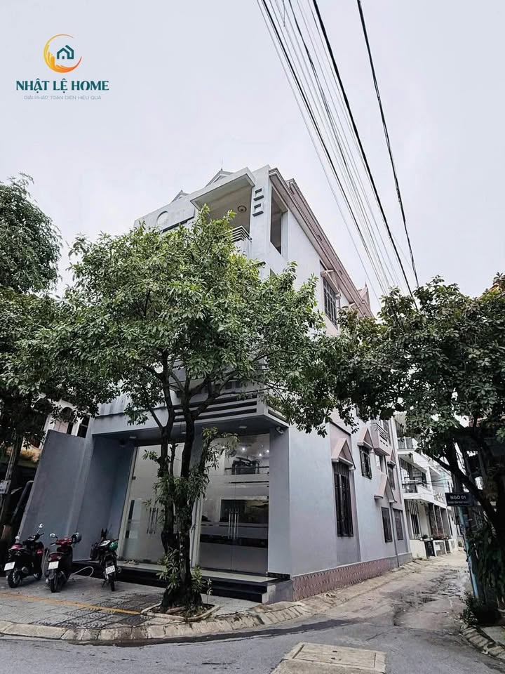 Nhà cho thuê 3 tầng tại Đồng Hới 130m² - Mặt tiền đẹp, vị trí trung tâm!