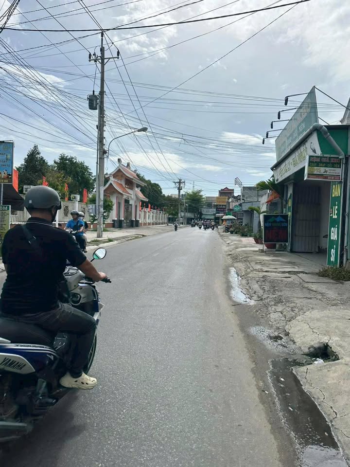 Nhà cấp 4 Đặng Văn Lãnh, Phú Tài 100m² giá 1.95 tỷ - Ô tô tránh nhau thoải mái!