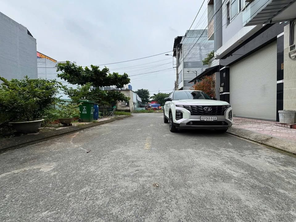 Bán gấp FrontHouse 183m² KCN Sóng Thần chỉ 8.4 tỷ - Cơ hội đầu tư sinh lời!