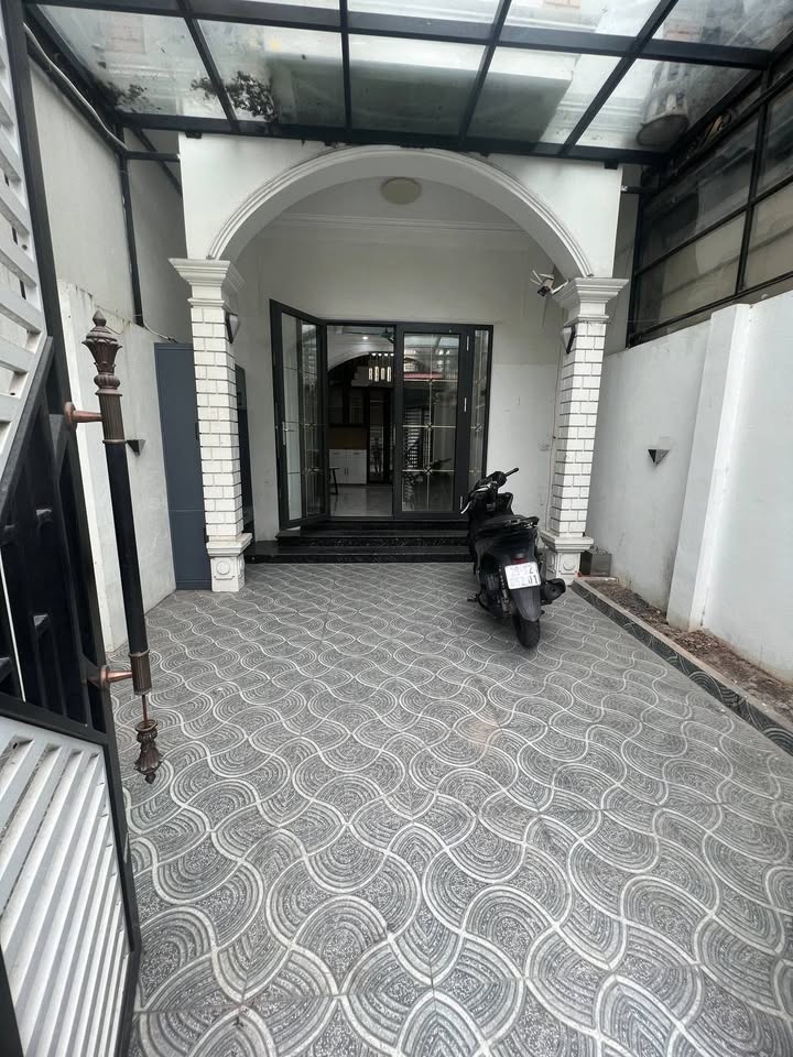 Nhà nguyên căn mặt phố Kẻ Tạnh, Long Biên 91m² giá 12 triệu - Full đồ, vừa ở vừa kinh doanh!