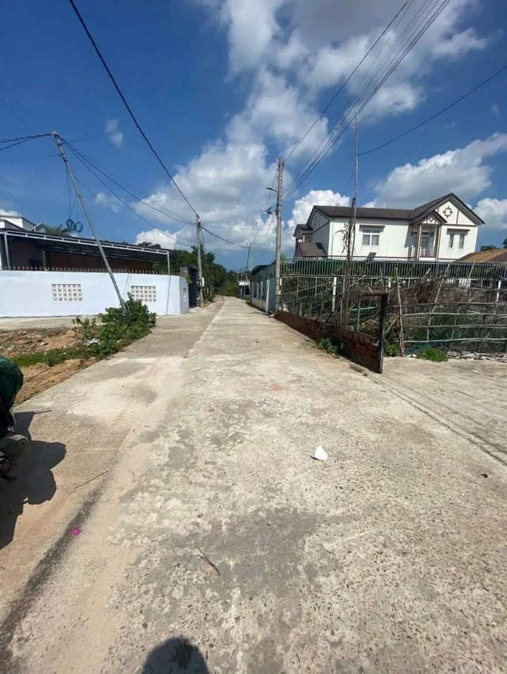 Đất 160m² tại Bến Tràm, Phú Quốc - Sổ đỏ, giá chỉ 1.13 tỷ - Khu vực phát triển mạnh!