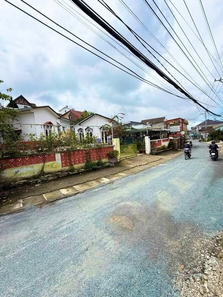 Nhà mặt tiền đường Trạng Trình, Đà Lạt 937m² giá 52 tỷ - Đầu tư sinh lời ngay!