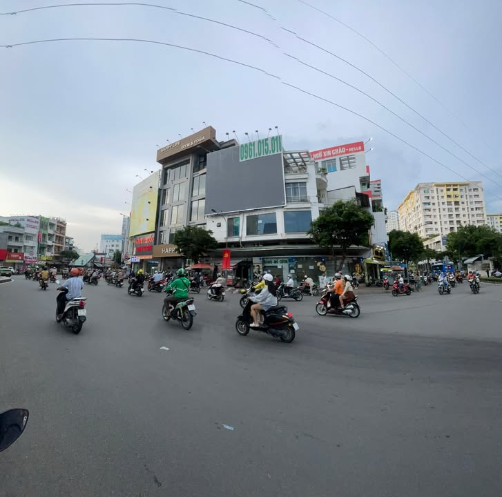 FrontHouse mặt tiền Lê Đại Hành 90m² - Độ nhận diện thương hiệu cực cao!