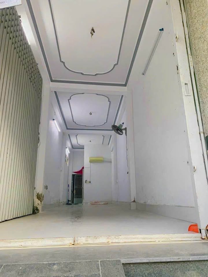 Cho thuê mặt tiền Lý Tự Trọng, An Cư, Cần Thơ 42m² giá 11 triệu - Địa điểm lý tưởng cho kinh doanh!