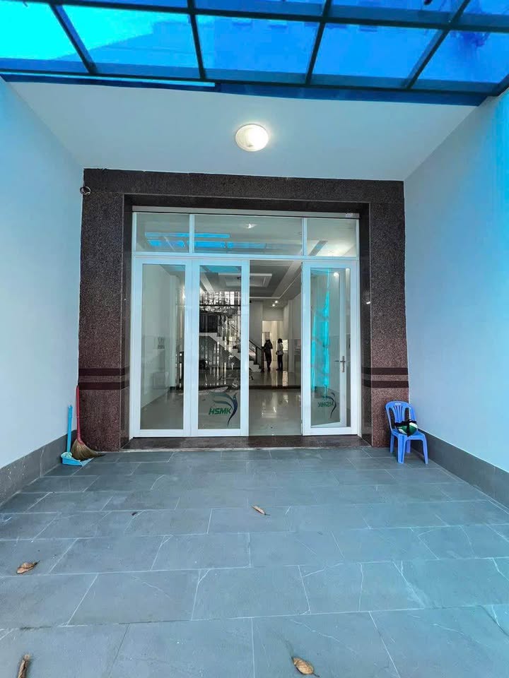 Nhà cho thuê 3 tầng đường Nguyễn Hiền, An Khánh - Diện tích 90m² chỉ 20 triệu/tháng!