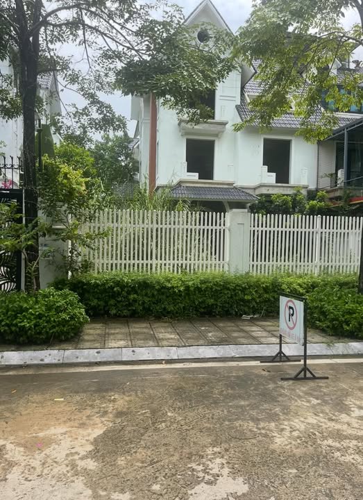 Nhà phố Geleximco Khu C 340m² giá 27.2 tỷ - Vị trí đẹp, đầu tư sinh lời!