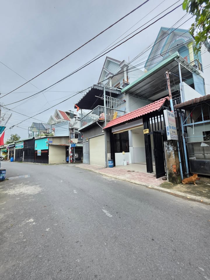 Nhà phố Dĩ An 98m² giá 5.9 tỷ - Mặt tiền kinh doanh, hỗ trợ ngân hàng!