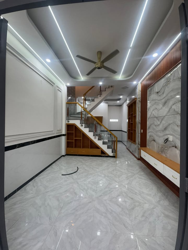 Nhà phố 40m² tại Thái Hòa, Tân Uyên - Thiết kế hiện đại, giá chỉ 1.1 tỷ!