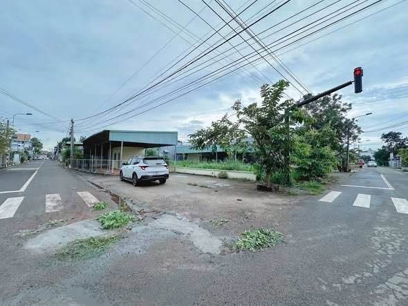 Bán FrontHouse 2 mặt tiền Đường Nguyễn Chí Thanh, Long Khánh 221m² - Vị trí kinh doanh đắc địa!