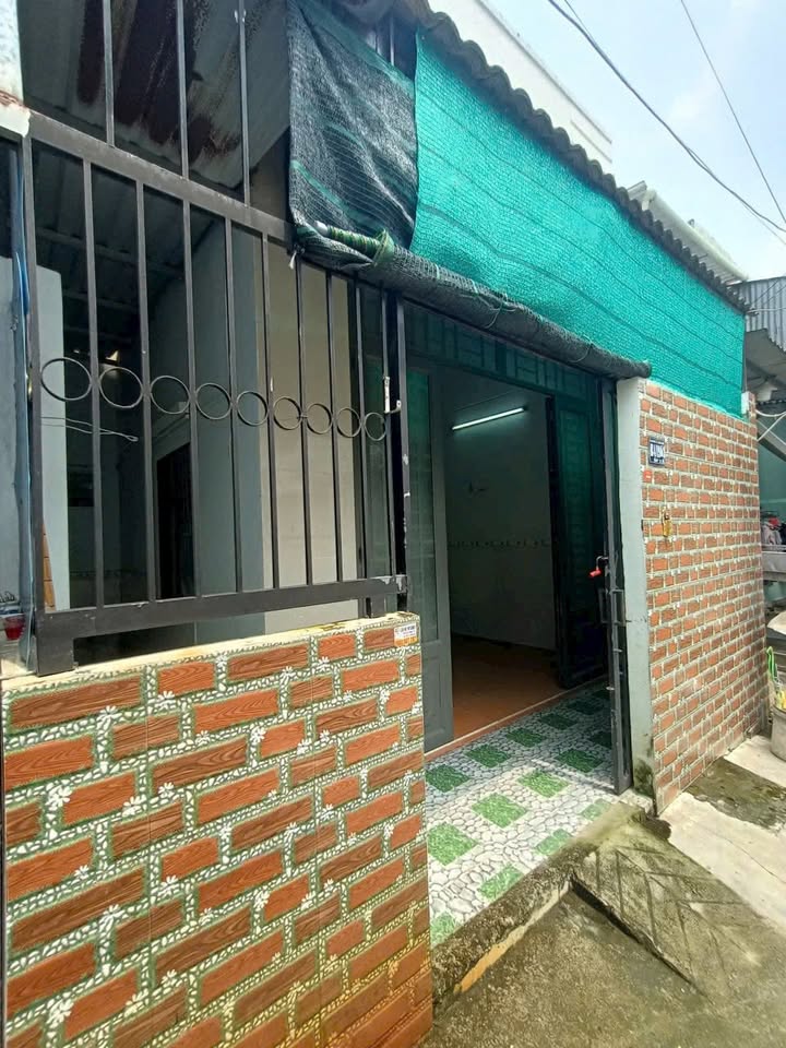 Nhà phố Quy Đức, Bình Chánh 50m² giá 900 triệu - Nhà mới sạch sẽ, dọn vào ở ngay!