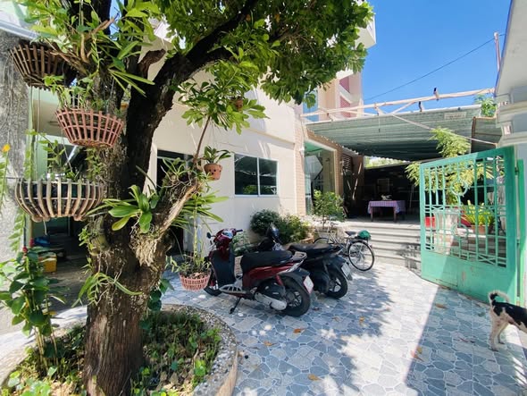 Biệt thự Tấn Trường, Phú Thuận, Quận 7, 210m² giá 27 tỷ - View sông đẳng cấp!