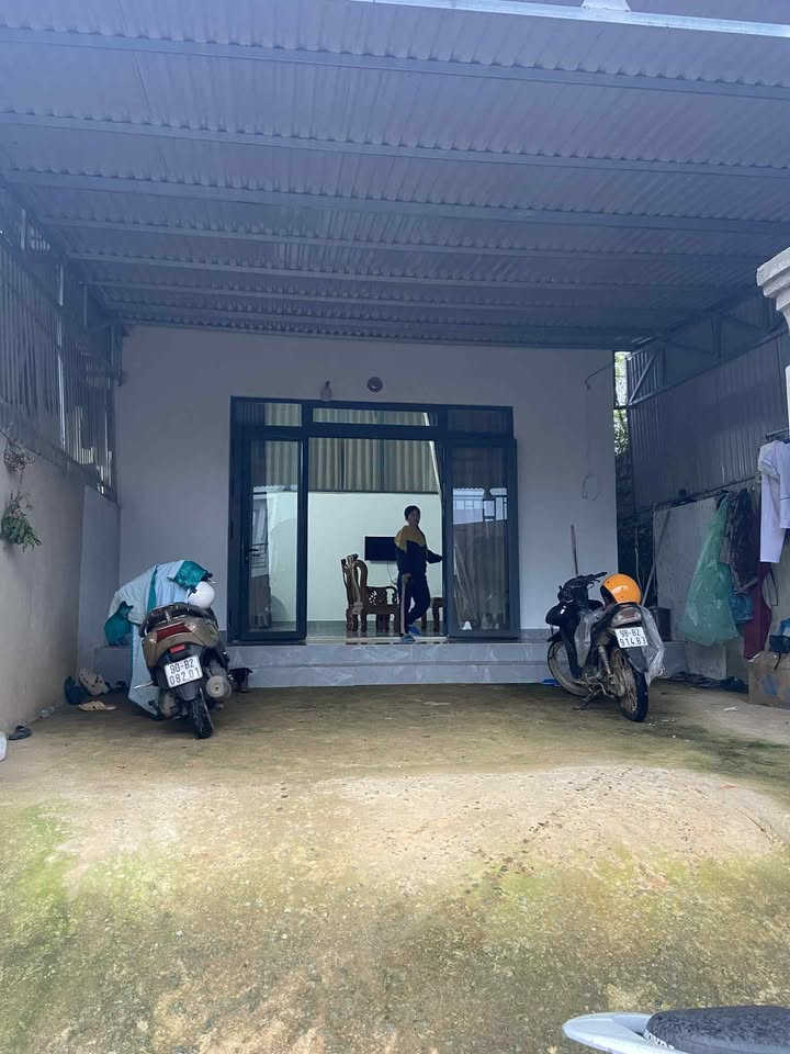 Nhà phố Lạc Dương 170m² giá 2.6 tỷ - Gần chợ chỉ 500m