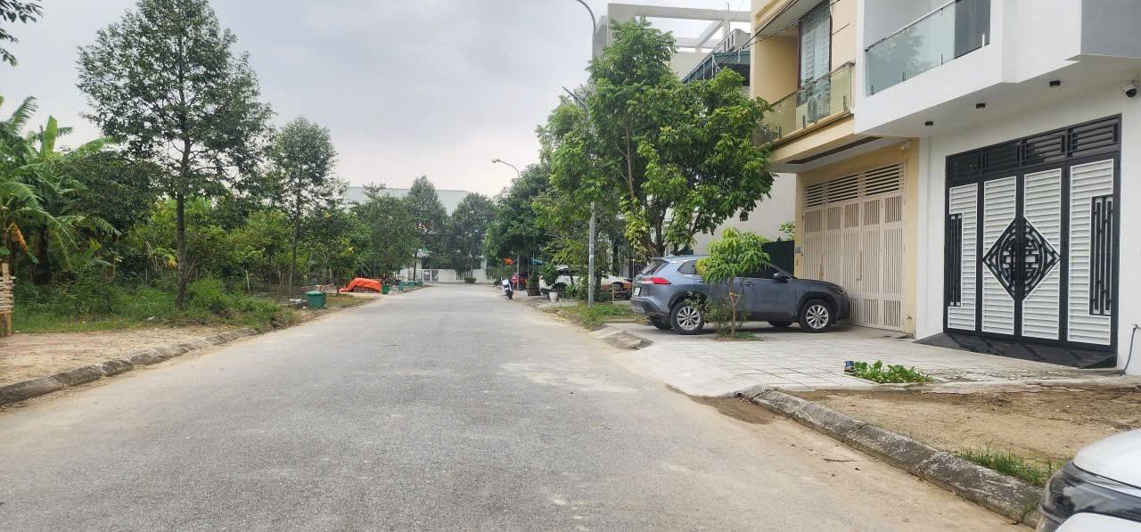 Nhà 2 tầng tại Quảng Thắng 100m² giá 4.2 tỷ - Giá hợp lý ngay công viên!