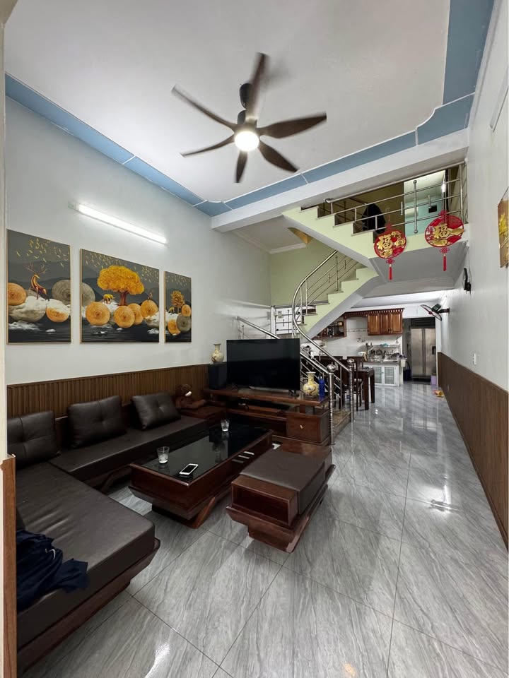 Nhà phố Hoàng Công Khanh, Kiến An 59m² giá 1.7 tỷ - Ô tô đỗ cửa, gần chợ!