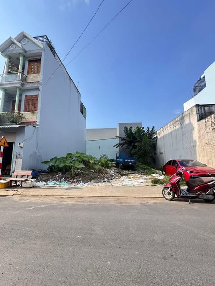 FrontHouse bán gấp đường Đông Thạnh 3-3, diện tích 102m² - Sổ hồng riêng, giá tốt!