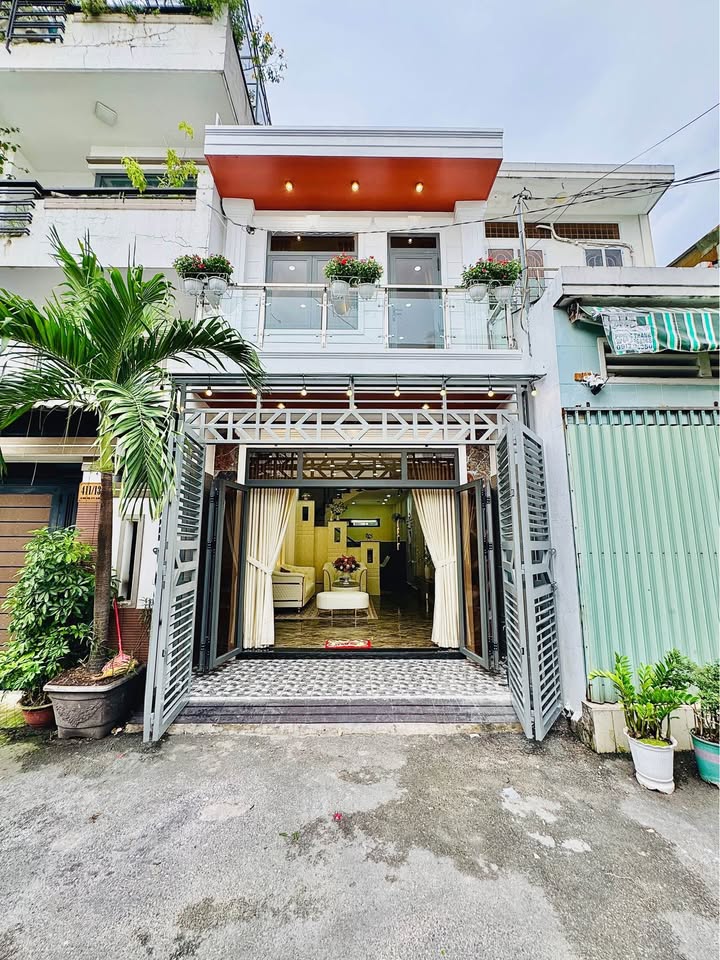 Nhà đẹp Gò Vấp 44m² giá 5.98 tỷ - Sổ hồng riêng, nội thất mới!