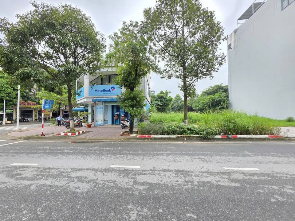 Đất mặt tiền đường GS1, phường Đông Hòa, TP Dĩ An 93.8m² giá 15 tỷ - Kinh doanh sầm uất!