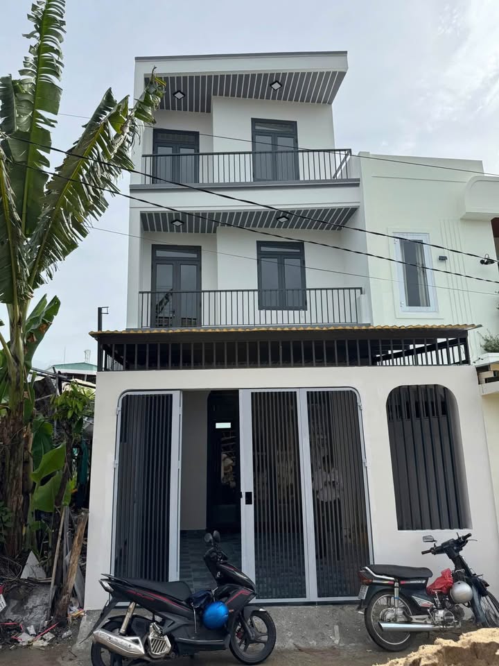 Nhà mới xây Vĩnh Hiệp, Nha Trang 63.7m² giá 3.5 tỷ - Khu vực an ninh tốt!