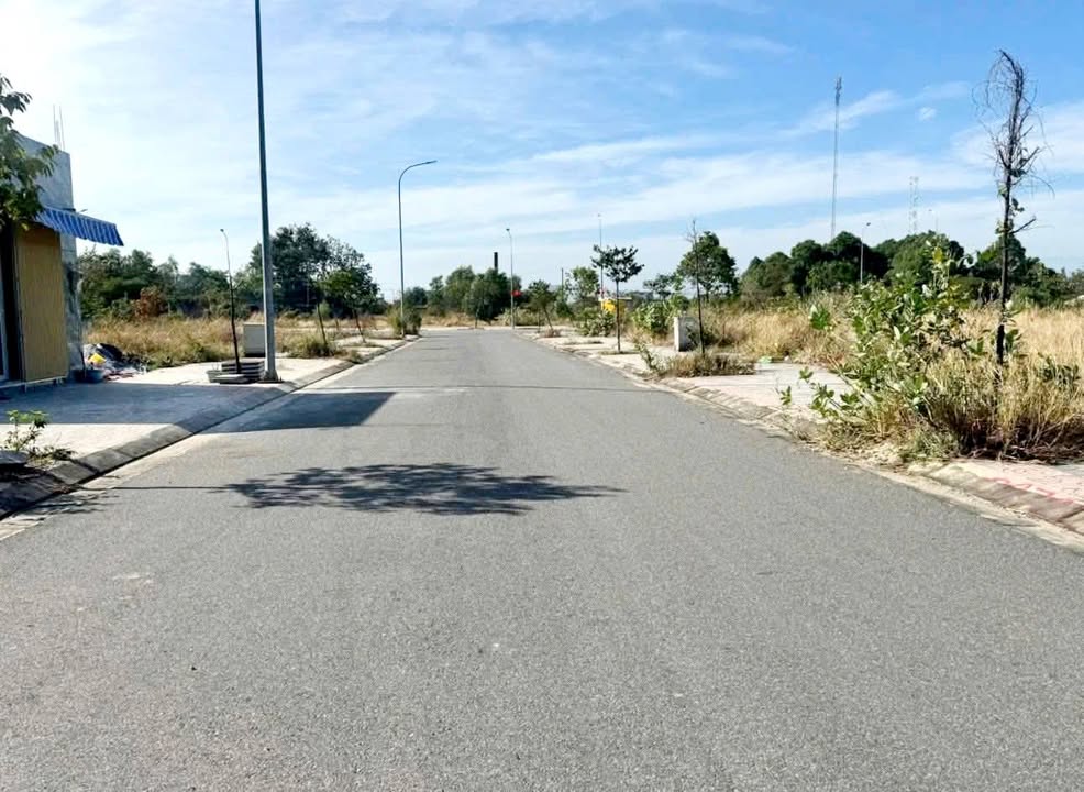 Đất nền Tái Định Cư Kim Dinh, P Long Hương, 100m² giá 1.85 tỷ - Cơ hội đầu tư tuyệt vời!