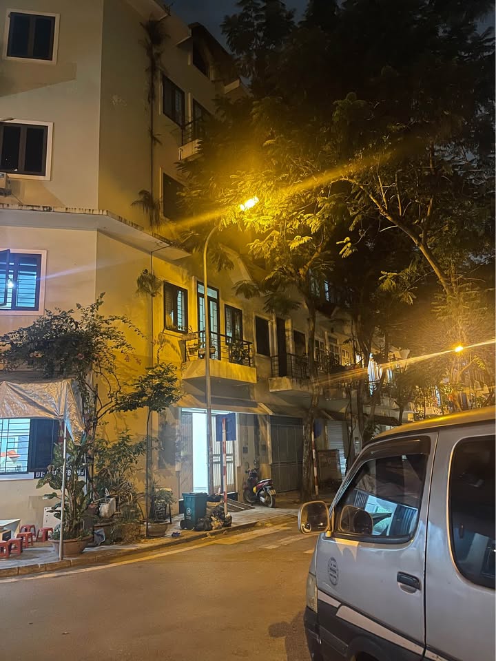 Cho thuê liền kề Đô Nghĩa Hà Đông 75m² giá 20 triệu - Không gian lý tưởng cho văn phòng và gia đình!