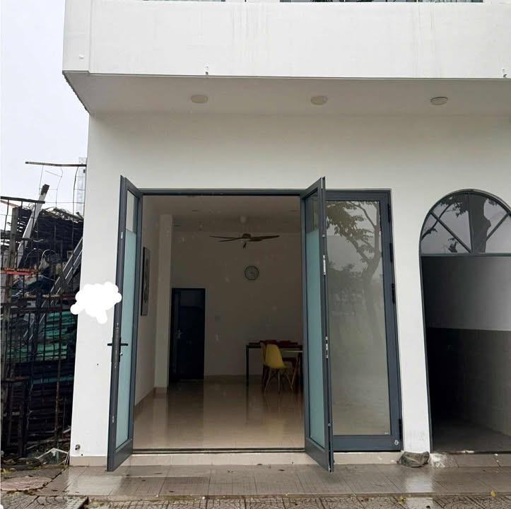 Phòng cho thuê mặt tiền đường Bờ Quan 12, 27m² - Thích hợp làm văn phòng và ở lại