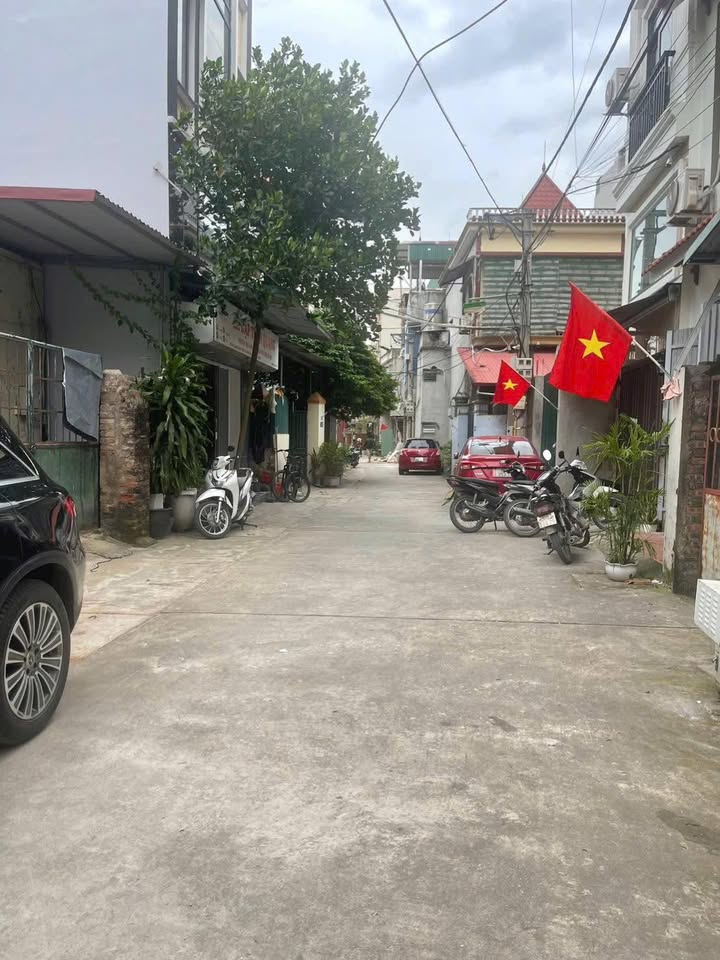 Bán đất chính chủ tại Văn Trì, Minh Khai 70m² giá 8 tỷ - Vị trí đẹp, an ninh tốt!