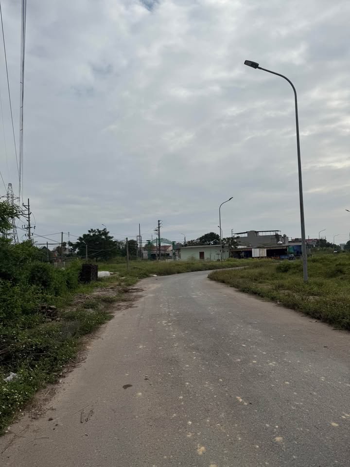 Đất nền TĐC Hồng Diện Phổ Yên 100m² giá 1 tỷ - Sổ đỏ chính chủ, xây dựng tự do!