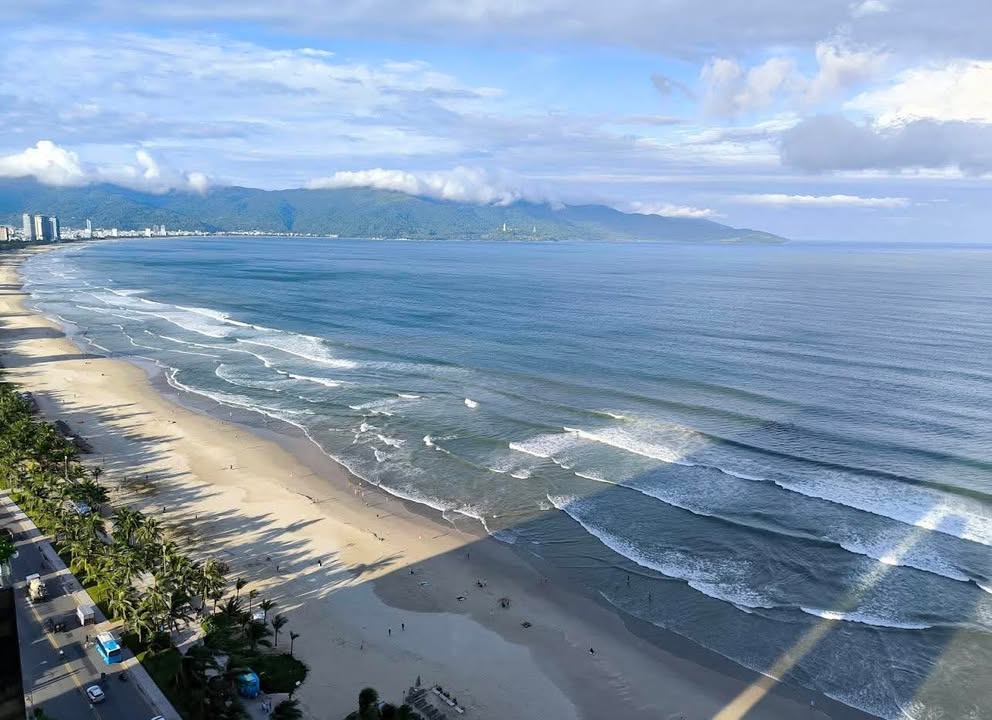 Khách sạn 12 tầng tại phố Tây An Thượng Đà Nẵng 162m² - Kinh doanh tốt, gần biển Mỹ Khê!