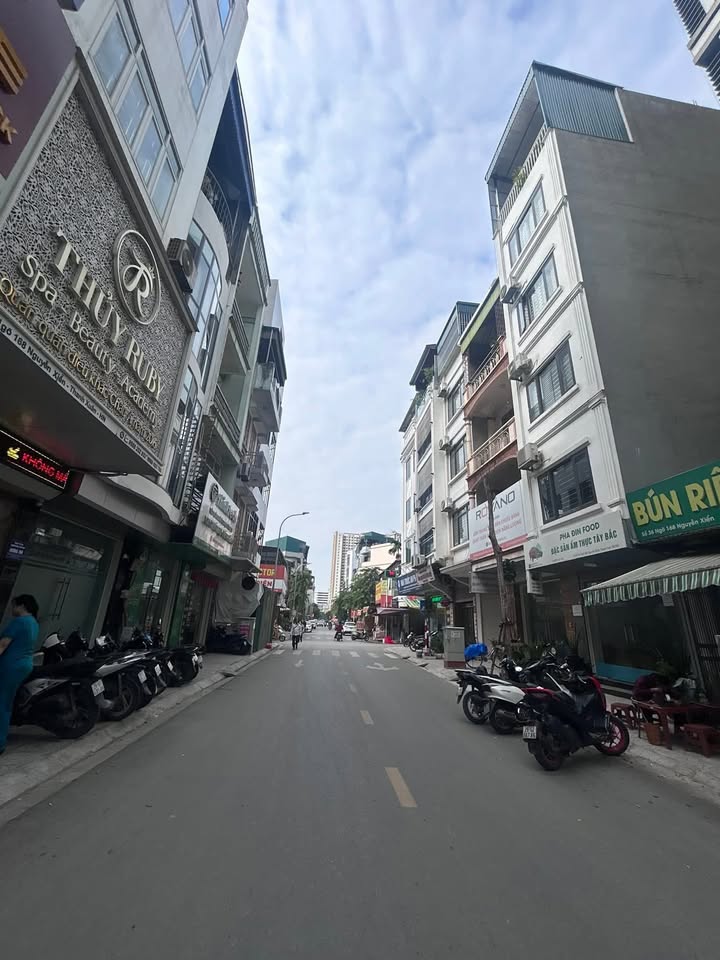 Nhà mặt phố Nguyễn Xiển, 92m², giá 48 tỷ - Đầu tư sinh lời đỉnh cao!