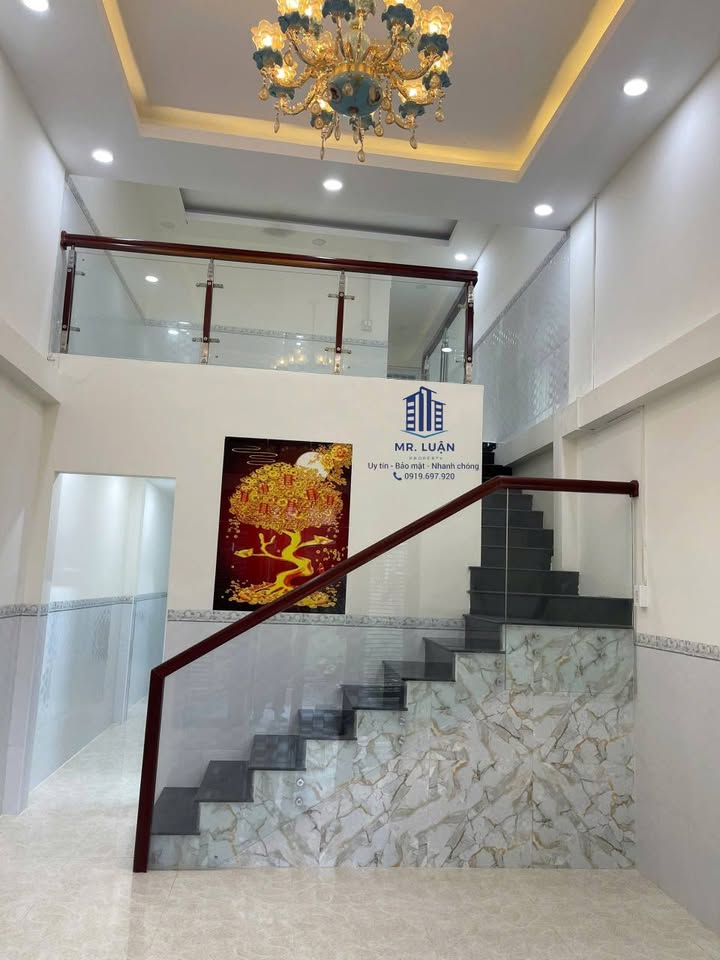 Nhà 2 Tầng Đẹp Khu Phố 1, Cà Mau - 68m² Chỉ 800 triệu - Sẵn Sàng Vào Ở!