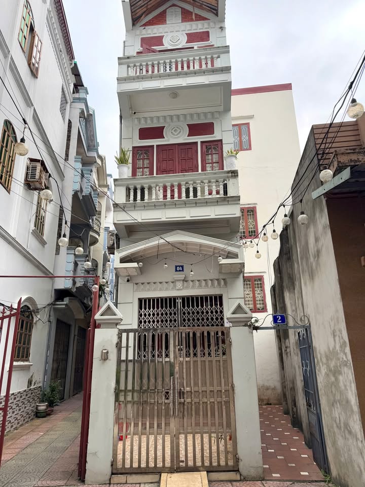 Nhà 3,5 tầng tại Hải Phòng 57m² giá 5,99 tỷ - Khu dân trí cao, ô tô vào tận nhà!