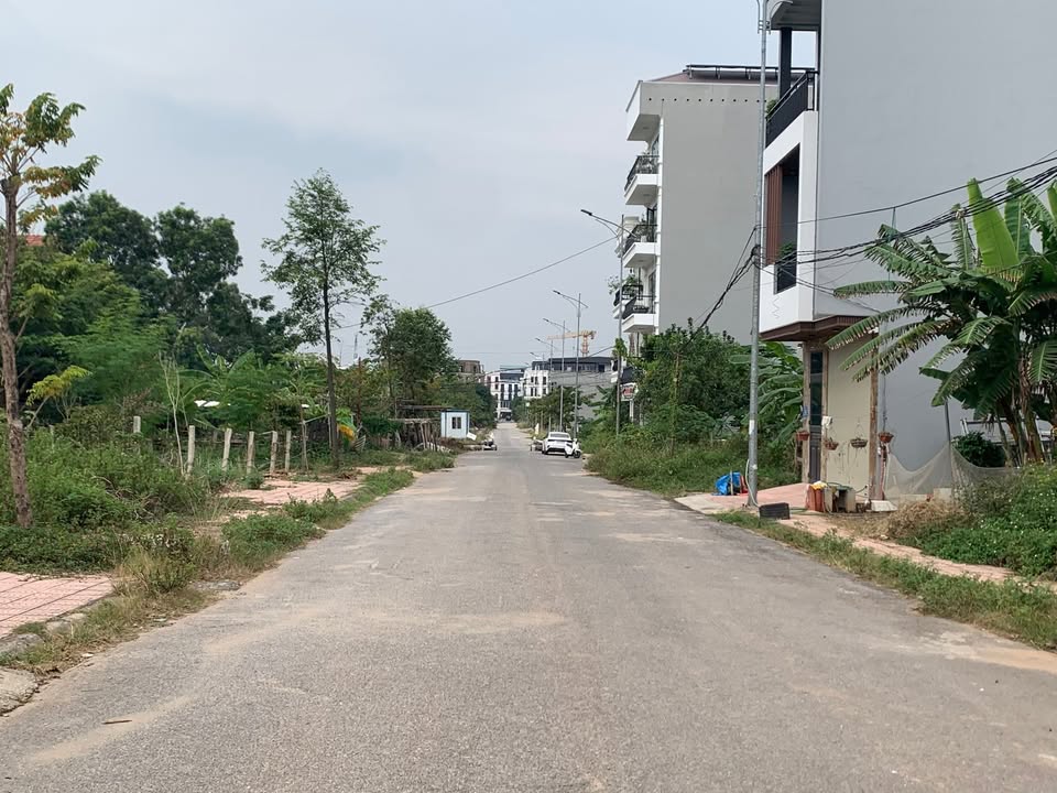 Đất nền Khai Quang Vĩnh Yên 102m² giá 3.6 tỷ - View vườn hoa tuyệt đẹp!