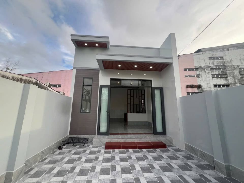 Nhà mới xây bán gấp tại phường 6, Trà Vinh 95m² - Hẻm ô tô, giá thương lượng!