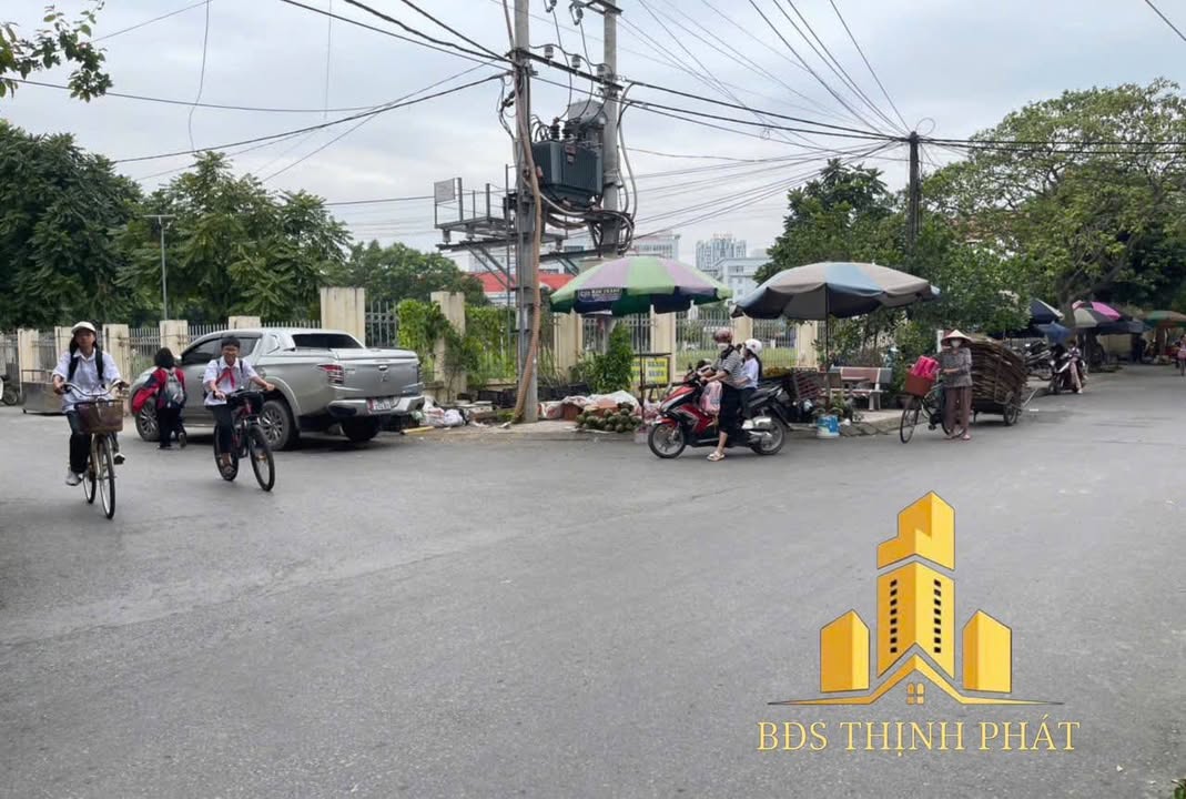 Nhà 3 tầng mặt tiền đường Lê Triện, Bắc Giang - Giá chỉ 6 tỷ!