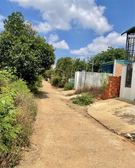 Đất thổ cư B2, Cư Êbur, 107m² giá 1.28 tỷ - Thế đất cao, giao thông thuận lợi!