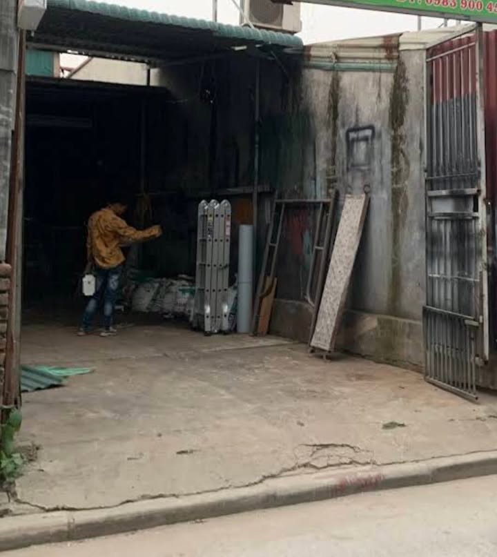 Kho cho thuê 100m² tại Đê Quai, phường Tứ Liên - Giá chỉ 5.5 triệu/tháng!