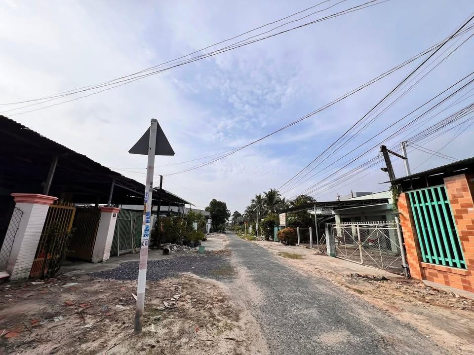 Nhà mặt tiền nhựa Hòa Thành 318m² giá 1.5 tỷ - Cơ hội đầu tư tốt!