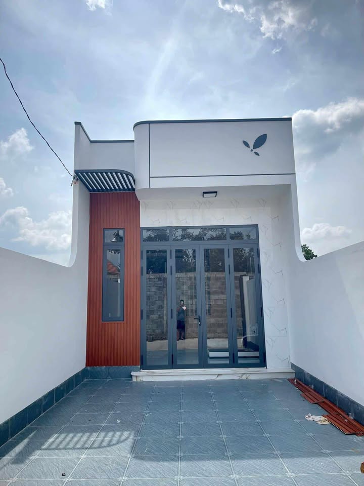 Nhà cấp 4 tại Phường Bình Lộc, 200m² giá 1.35 tỷ - Sổ đỏ chính chủ!