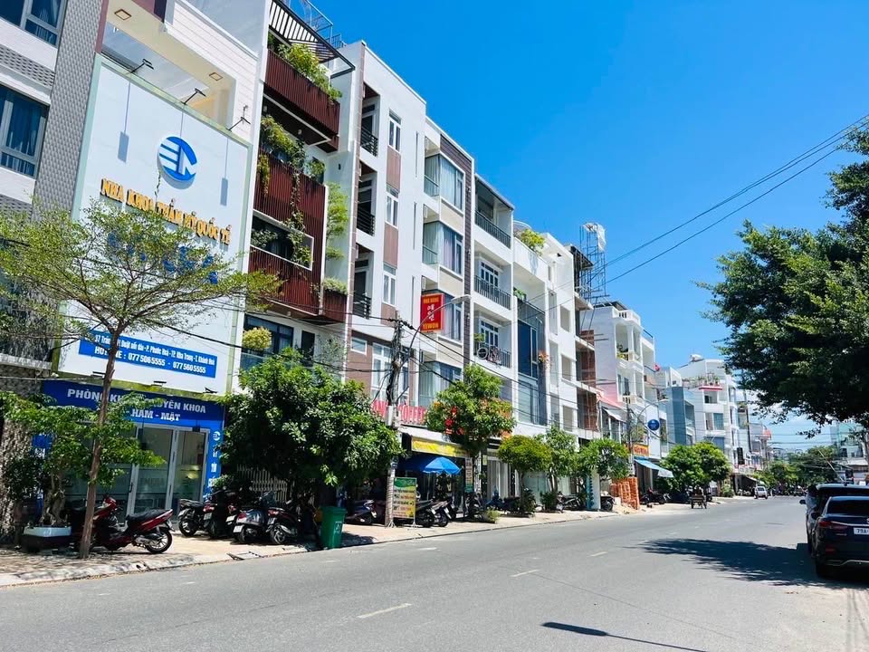 Bán nhà mặt tiền Trần Nhật Duật, 75m² giá 15 tỷ - Cơ hội hiếm có!