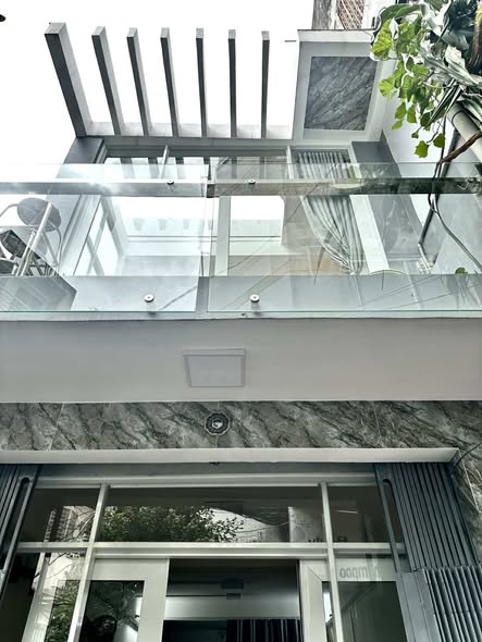 FrontHouse Bùi Viện Quận 1 41m² giá 12.9 tỷ - Vị trí đắc địa chỉ cách mặt phố 10m!