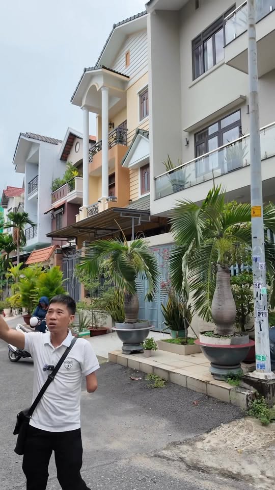 Nhà 3 tầng 122.5m² Hiệp Bình Chánh Thủ Đức giá 16 tỷ - Đầu tư sinh lời hấp dẫn!