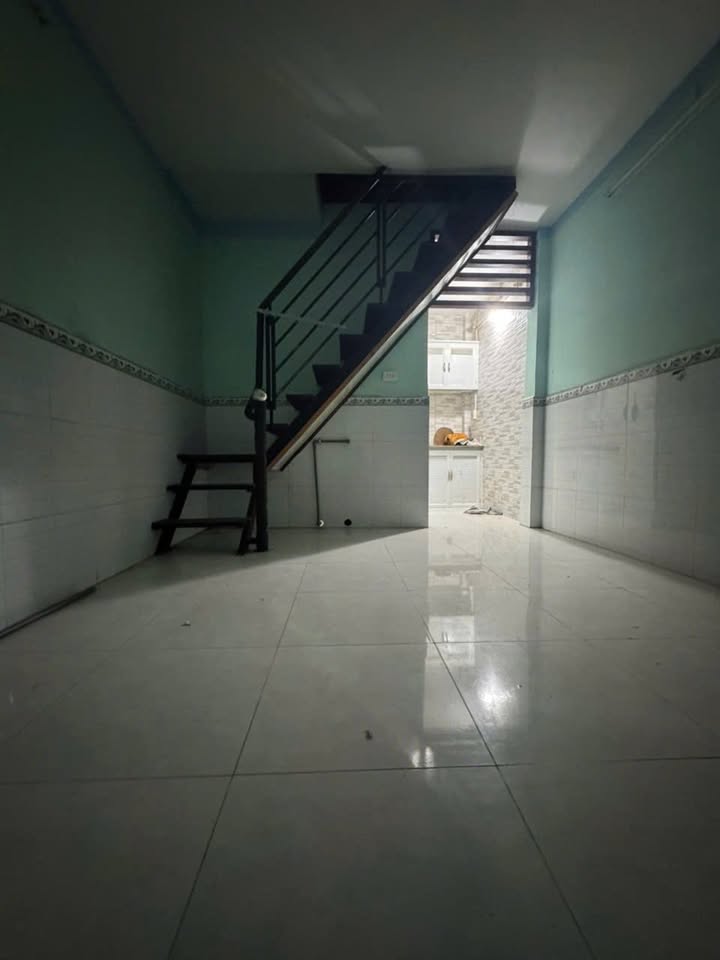 Nhà riêng 21m² tại Linh Chiểu, Thủ Đức - Giá chỉ 1.9 tỷ, sổ hồng riêng!